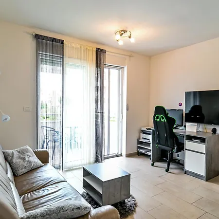 Apartment Uma *