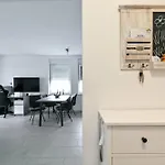 Apartment Uma *